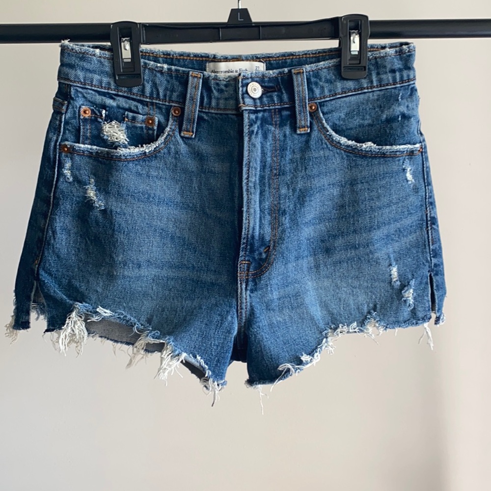 Abercrombie high rise mom shorts